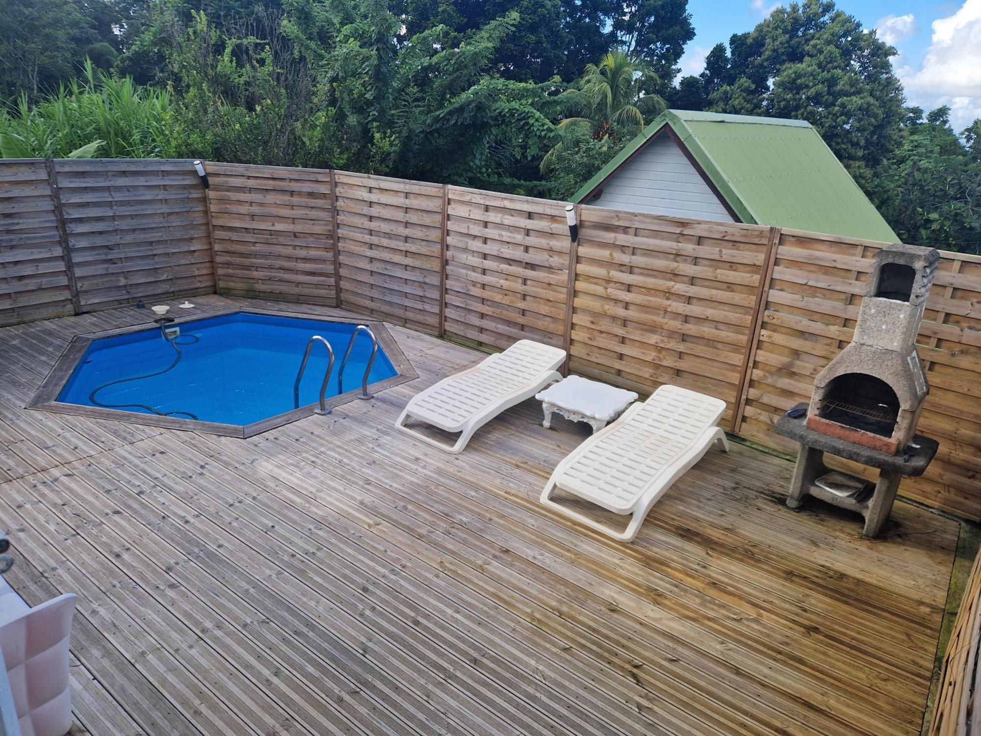 Bungalows Corail, F3 Avec Piscine A Sainte Luce מראה חיצוני תמונה
